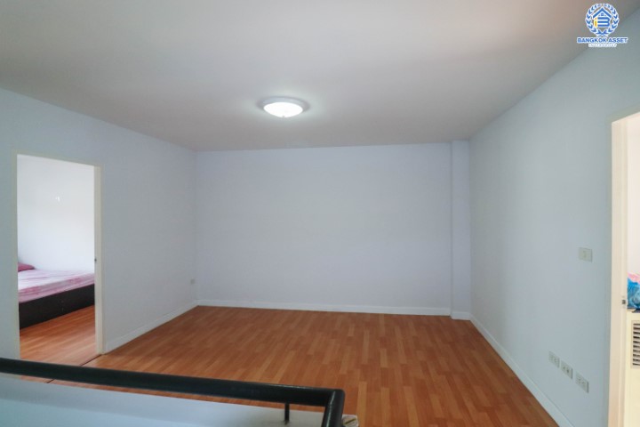 *****ทาวน์เฮ้าส์มือสองย่านนนทบุรี ม.มิตรอารีย์2 บางกรวย-ไทรน้อย หลังมุมพื้นที่เยอะ! บนเนื้อที่มากถึง 33.1 ตร.ว. ฟังก์ชัน 3 ห้องนอน 2ห้องน้ำ 2 ที่จอดรถ สภาพสวยมาก น่าอยู่สุดๆ ใกล้ถ.กาญจนาภิเษก และรถไฟฟ้าสายสีม่วง "สถานีคลองบางไผ่"